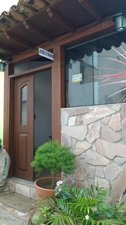 Suites Pouso Familiar Jose E Maria Парати Екстериор снимка